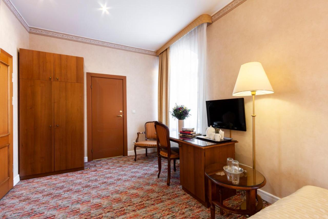 Story Inn Self Check-In Hotel Vilnius Exterior photo